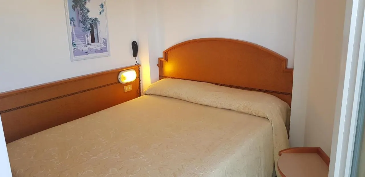 Hotel Monaco - Parcheggio Incluso E Piscina Min 2 Gg Milano Marittima