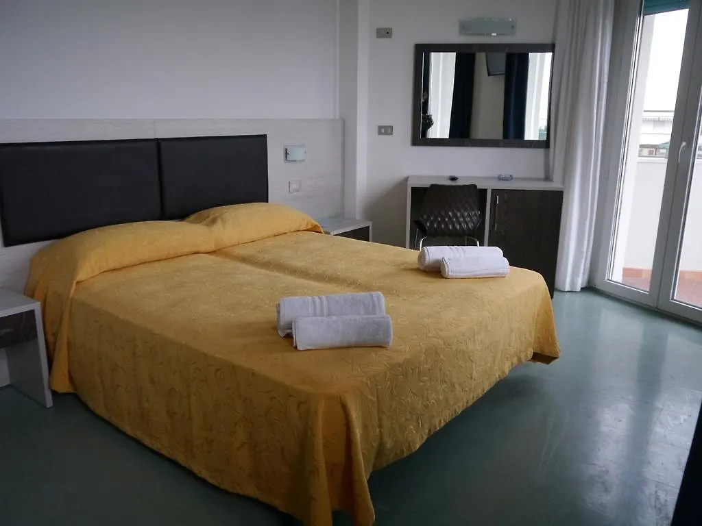 Hotel Monaco - Parcheggio Incluso E Piscina Min 2 Gg Milano Marittima