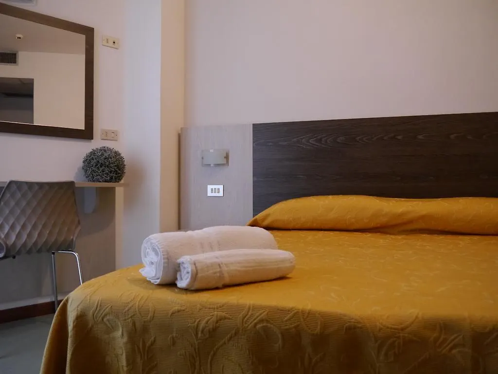 Hotel Monaco - Parcheggio Incluso E Piscina Min 2 Gg Milano Marittima